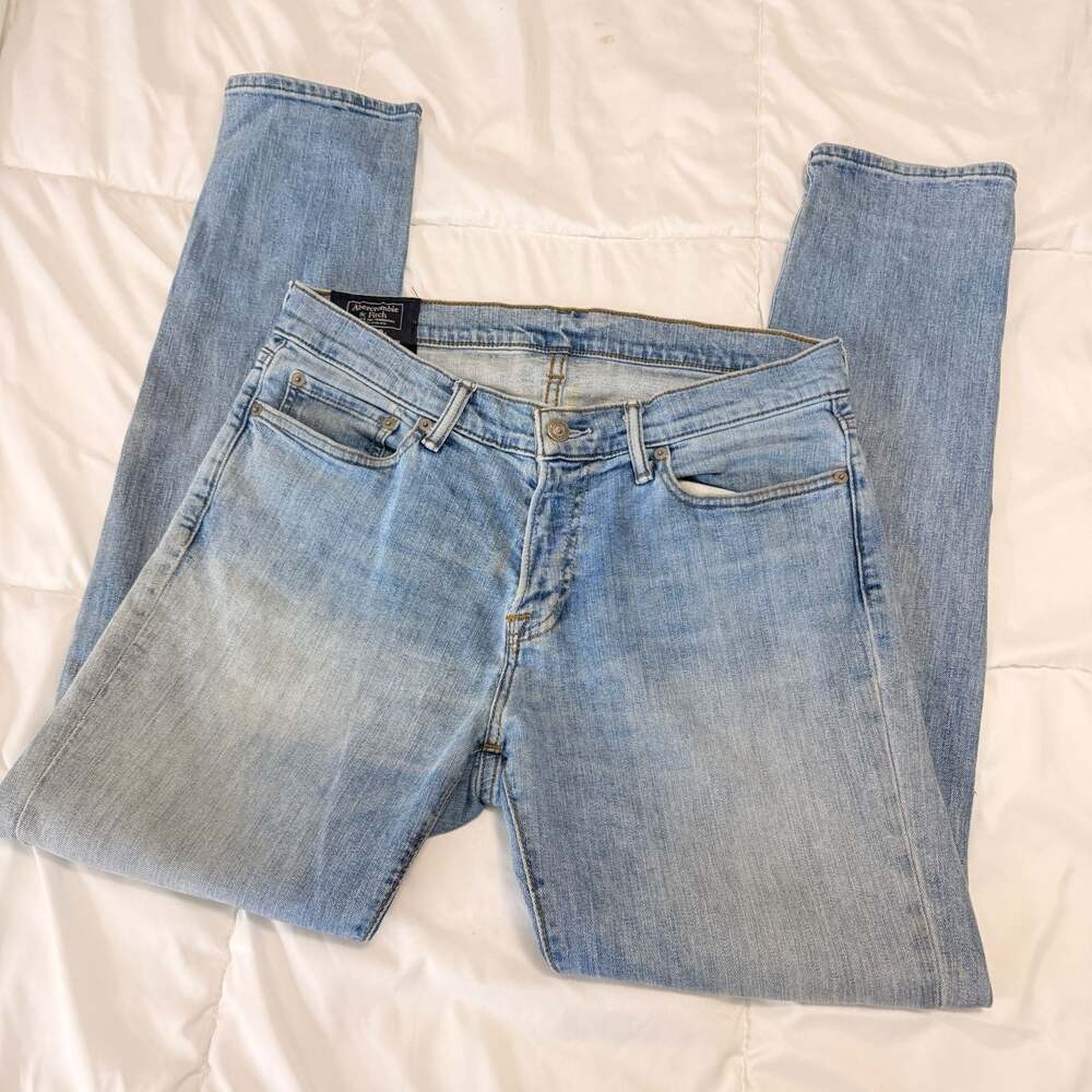 Abercrombie & Fitch Rustin Athletic Slim Jeans 31x32 Light Wash